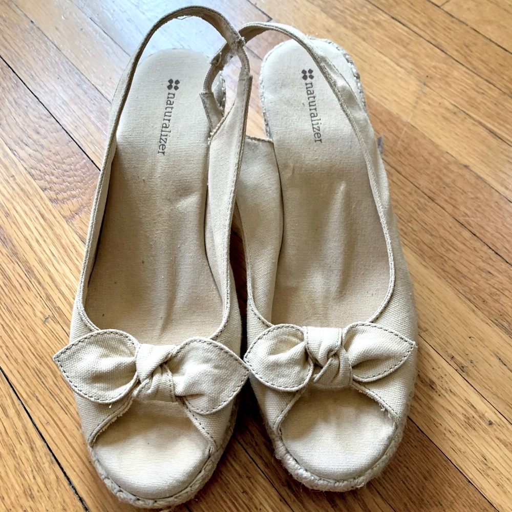 White Wedges
